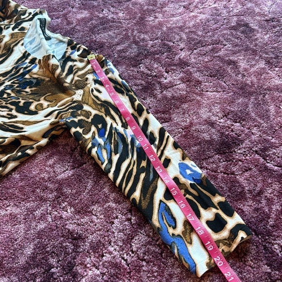 Jones New York Brown Blue and Black Animal Print Graphic Blouse size L - Picture 8 of 8